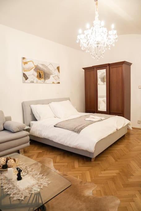 Cozy Flat By Wenceslas Square! — Photos 3